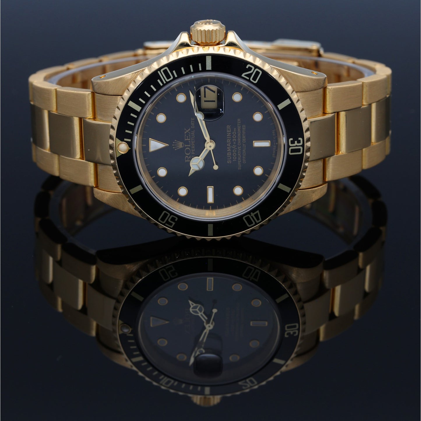 Rolex Submariner 16618 40mm Gold Watch