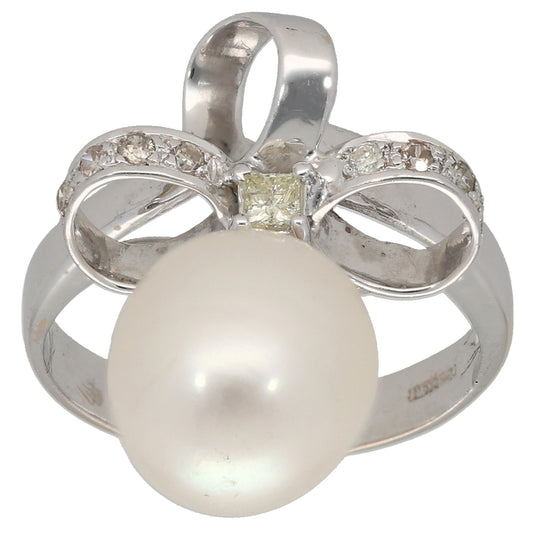 9ct White Gold Cultured Pearl & 0.13ct Diamond Dress/Cocktail Ring Size M