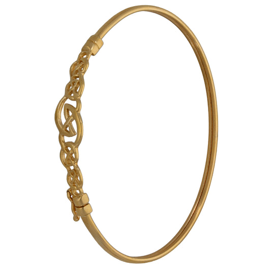 9ct gold hinged clasp bangle with link-style clasp detail on one side