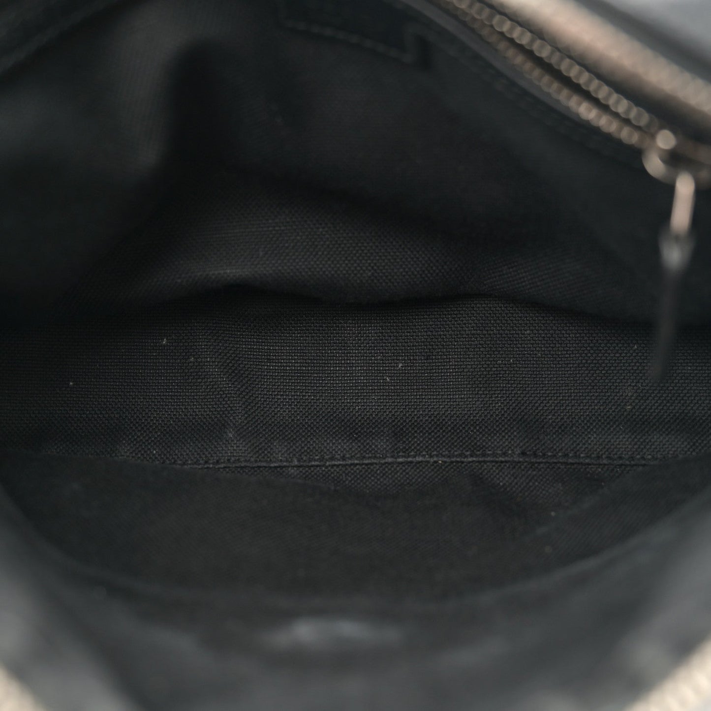 Gucci Jumbo GG Messenger Canvas Bag - Black