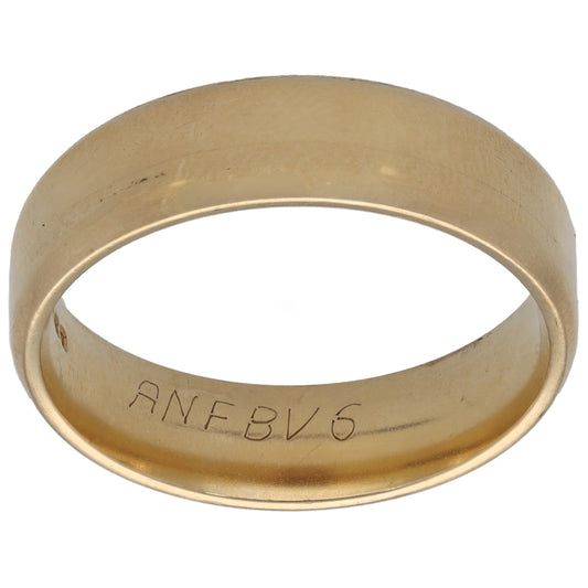 9ct gold plain wedding ring with interior engraving on inner band