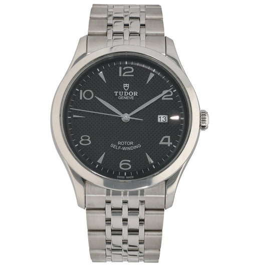 41mm stainless steel wristwatch with black dial and baton hour markers