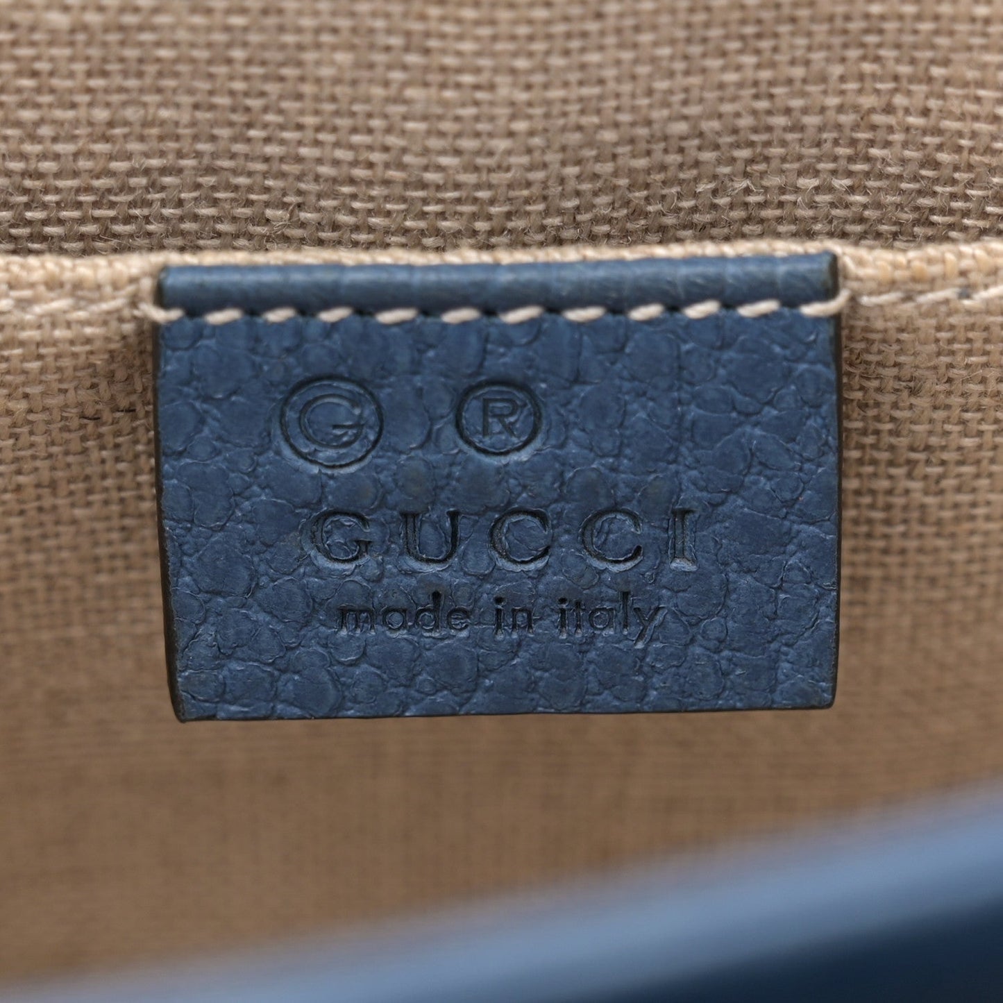 Gucci Interlocking G Small Dollar Calfskin Leather Bag - Caspian