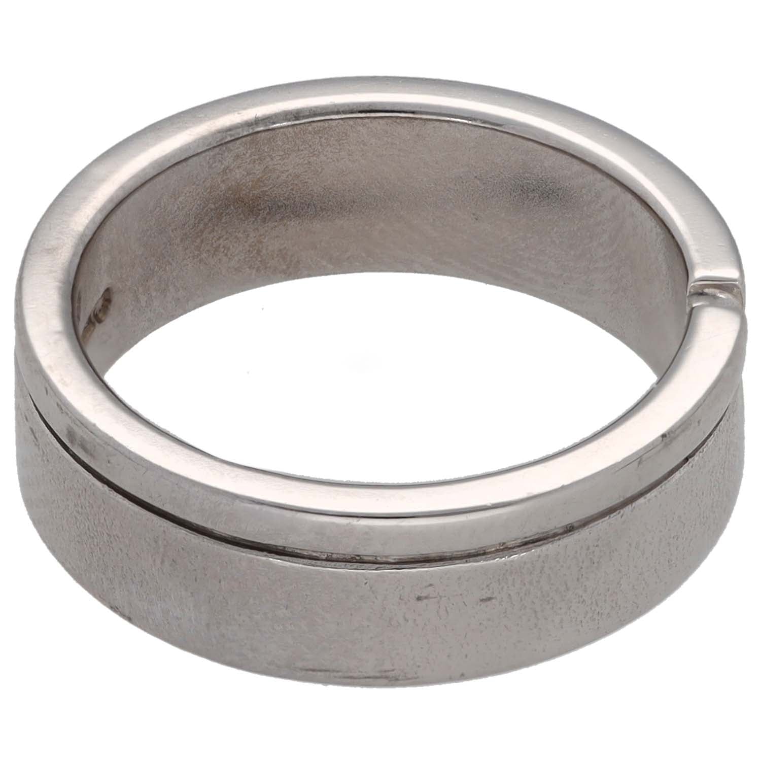 White gold plain wedding ring band, smooth top with side profile view