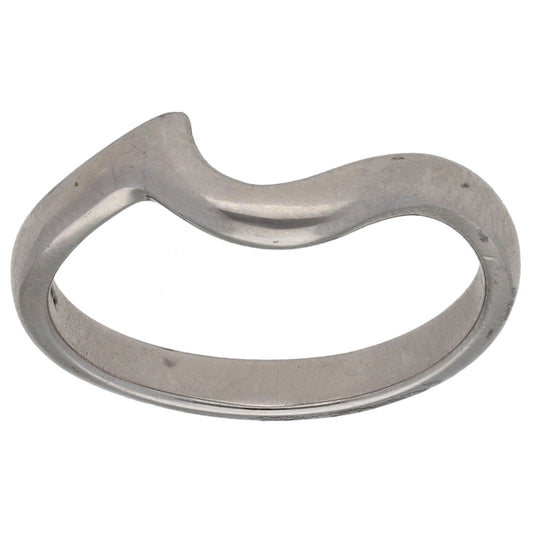 18ct White Gold Alternative Ring Size M