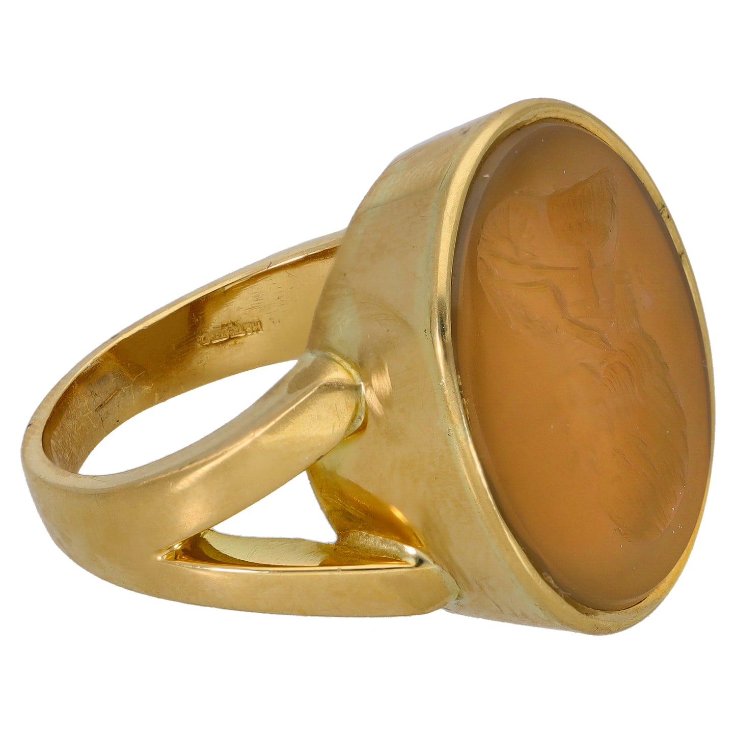 18ct Gold Agate Emblem Ring Size T