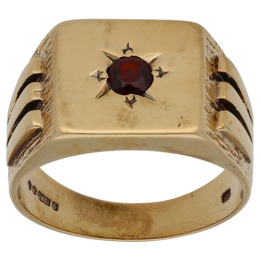 9ct Gold Garnet Patterned Single Stone Signet Ring Size U