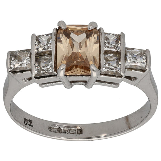 9ct Gold Cubic Zirconia Dress/Cocktail Ring Size M