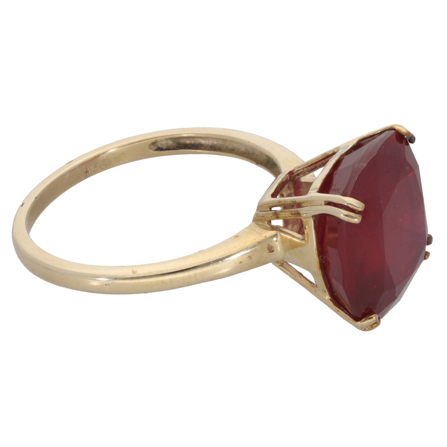 9ct Gold Glass Filled Ruby Single Stone Ring Size P